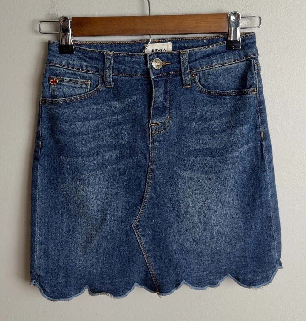 Hudson Jeans Denim Skirt Size 12 Medium Wash Scalloped Hem Women’s